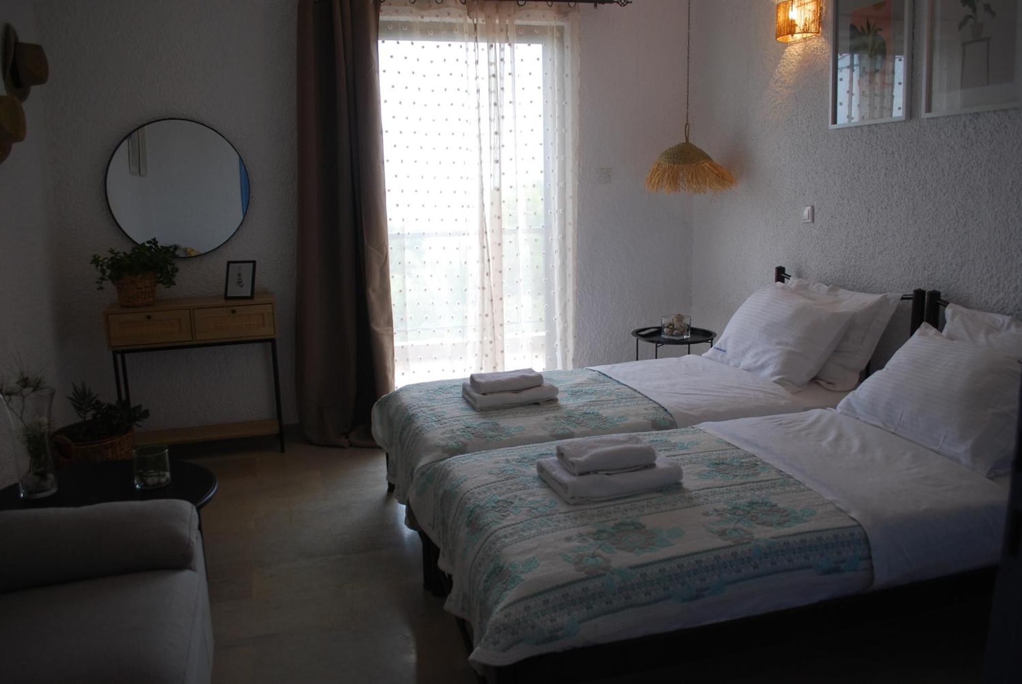 Sunset Rooms Agia Marina  외부 사진