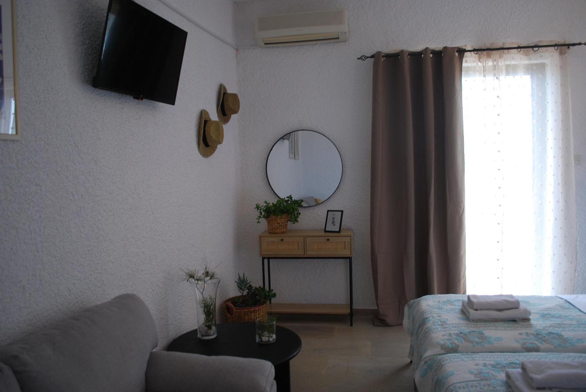 Sunset Rooms Agia Marina  외부 사진