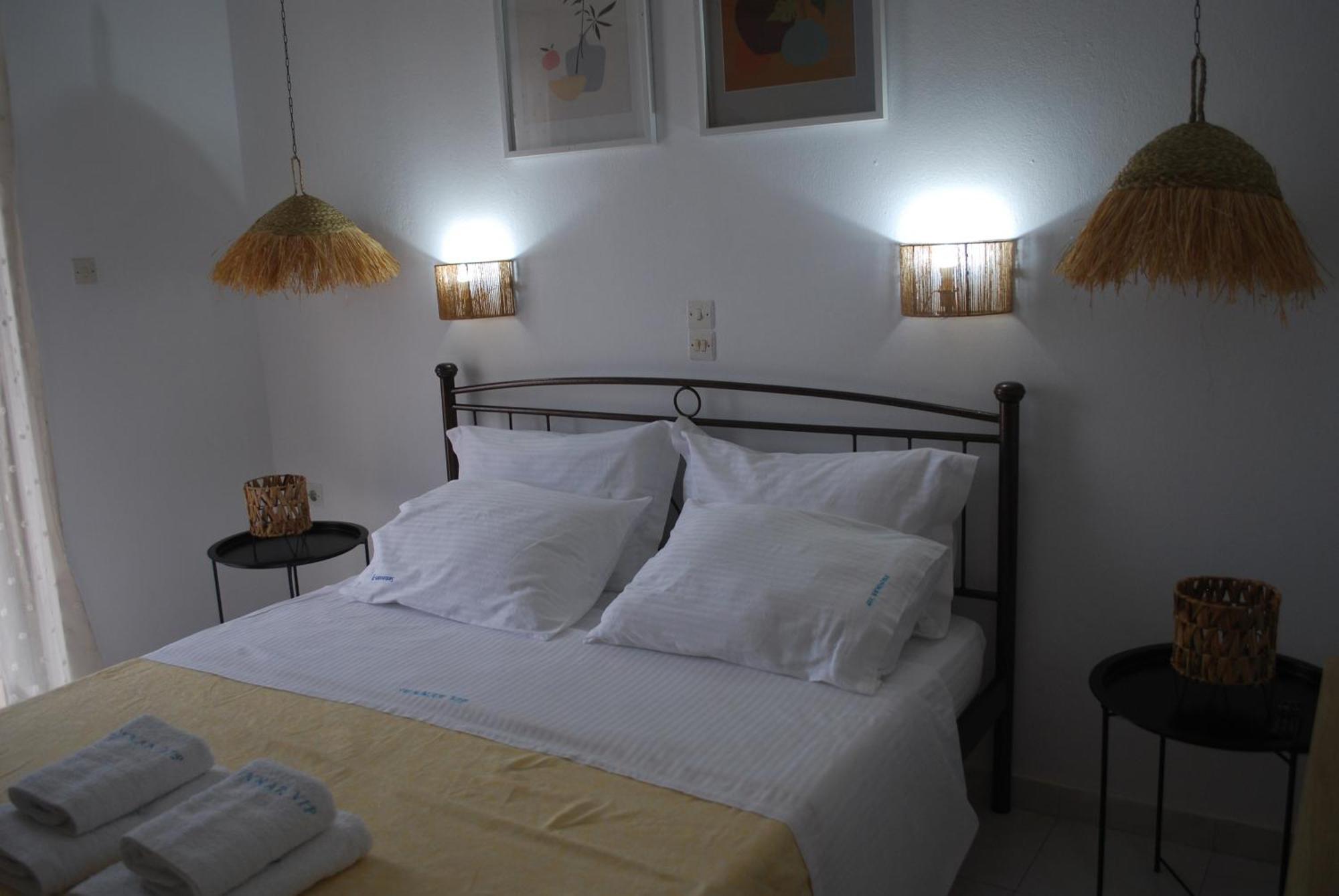 Sunset Rooms Agia Marina  외부 사진