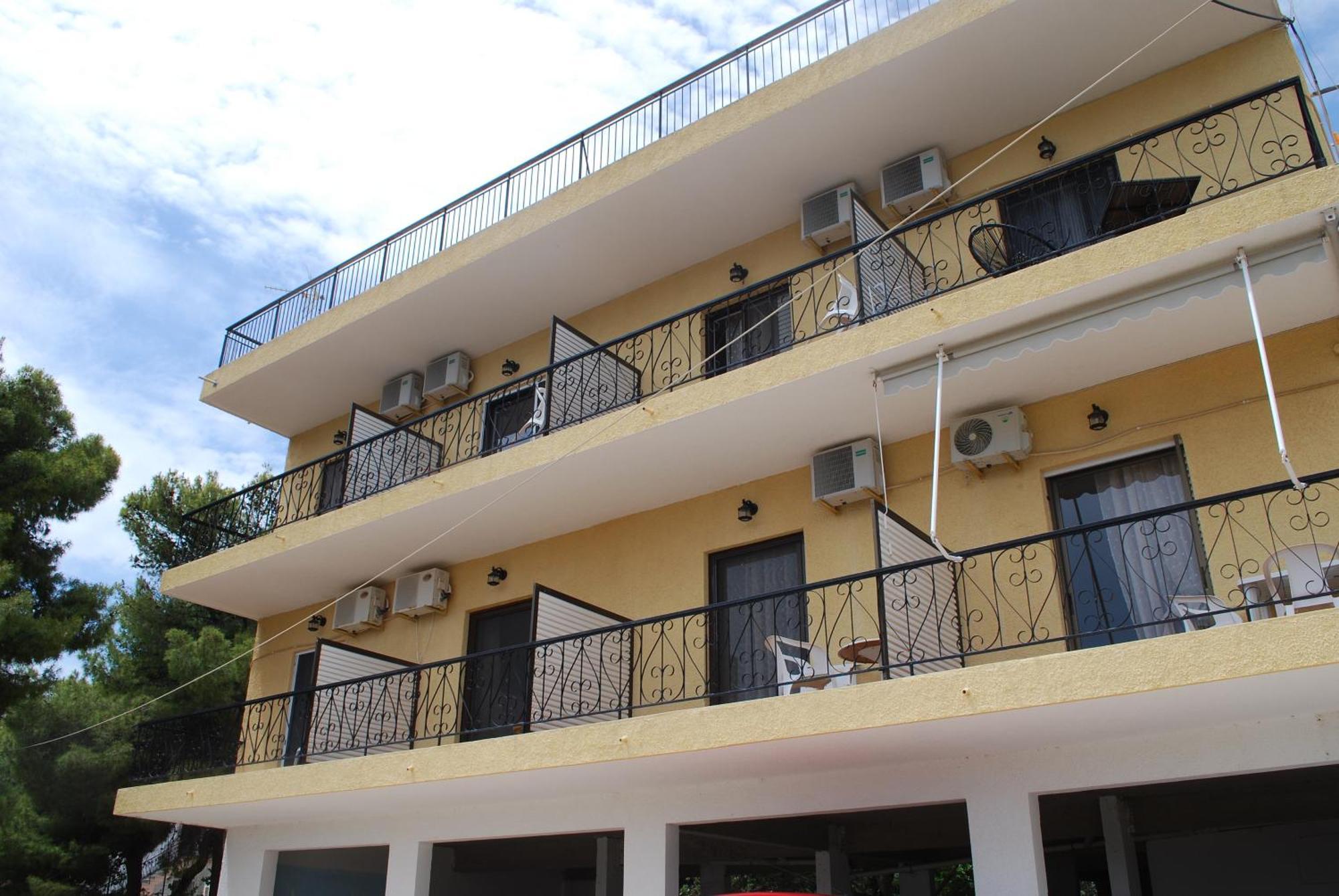 Sunset Rooms Agia Marina  외부 사진