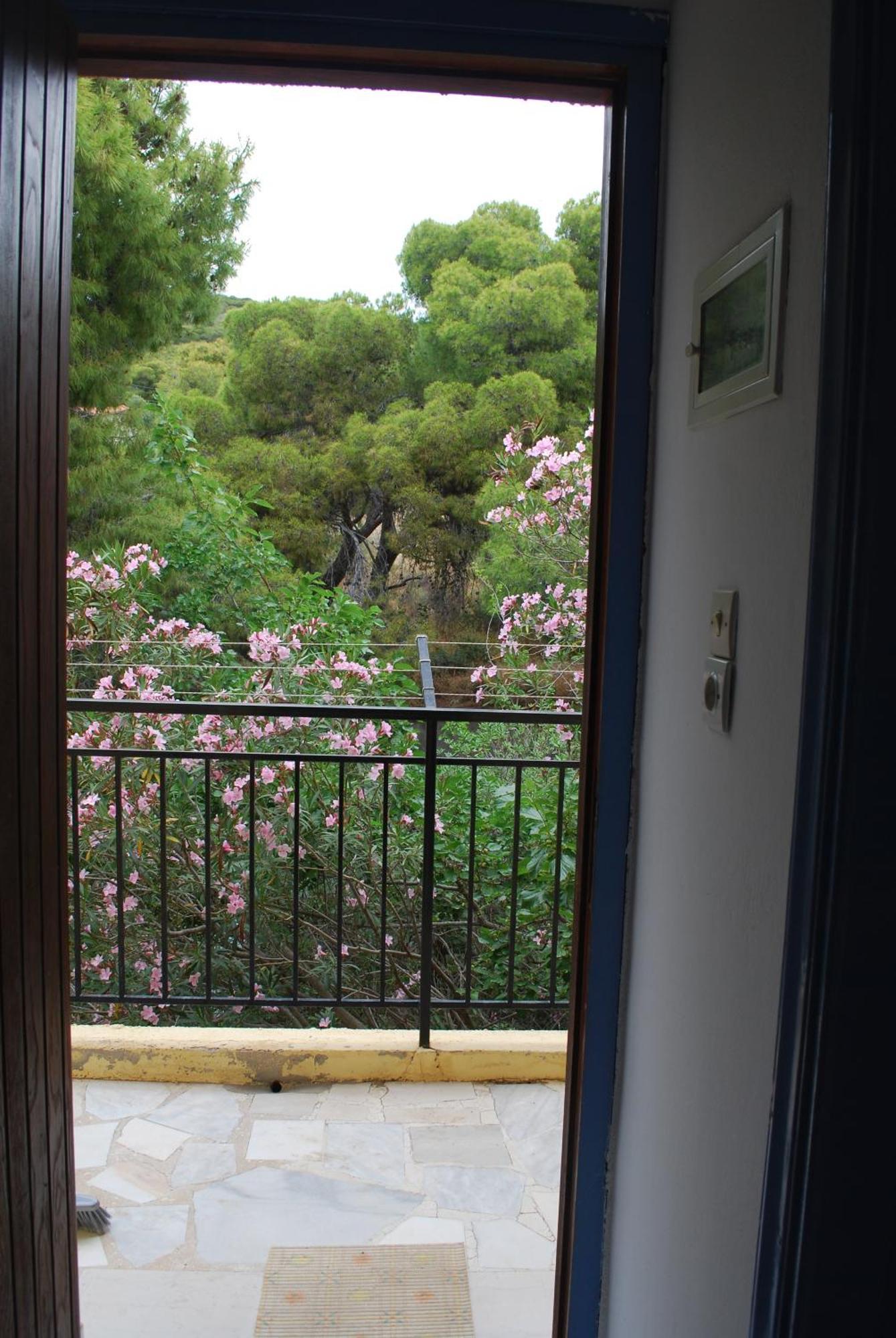 Sunset Rooms Agia Marina  외부 사진