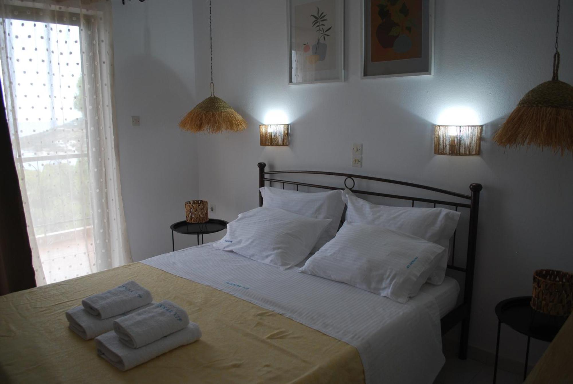 Sunset Rooms Agia Marina  외부 사진