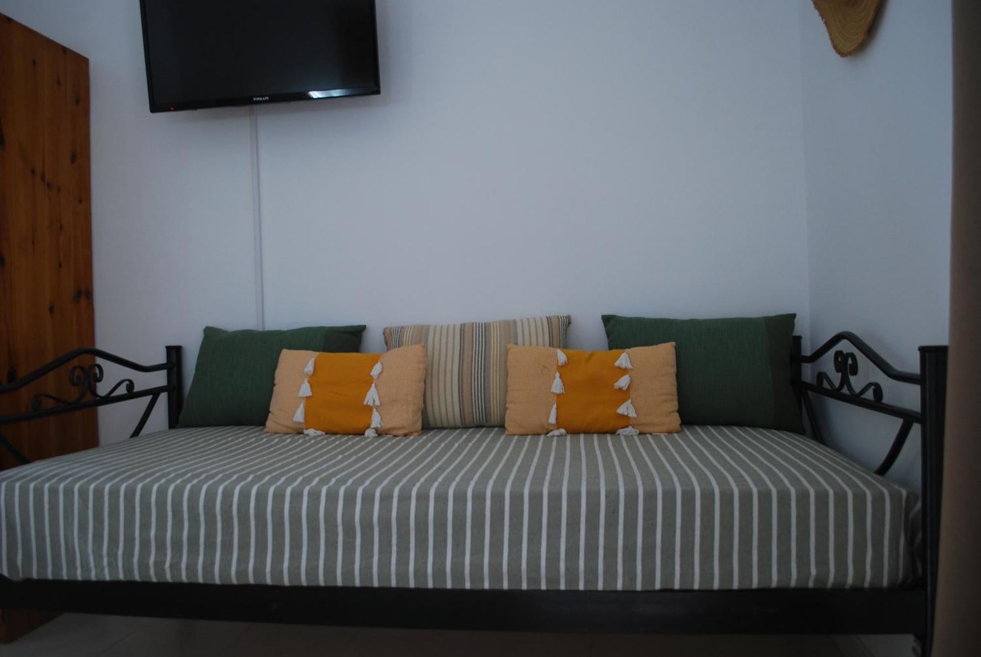 Sunset Rooms Agia Marina  외부 사진