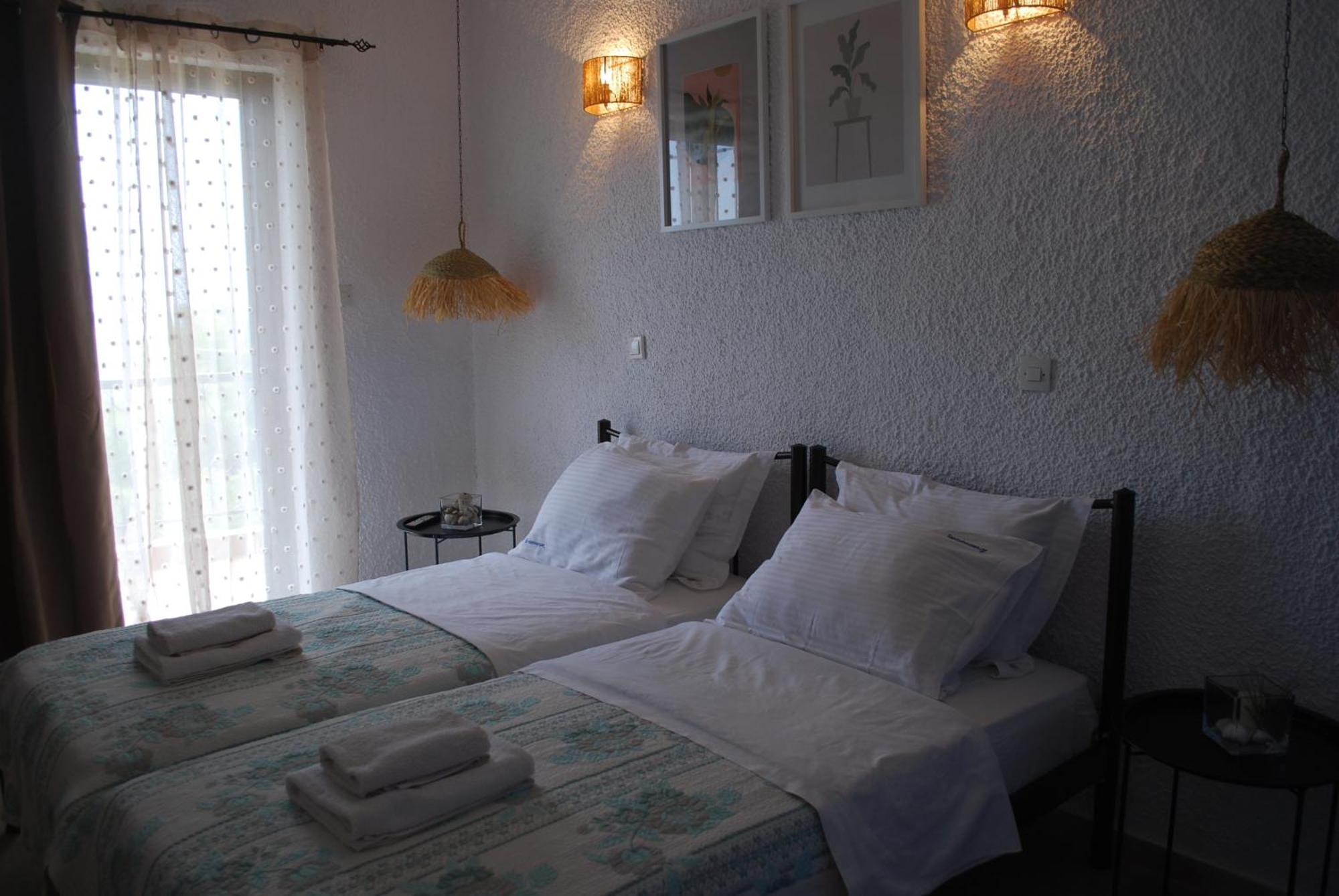 Sunset Rooms Agia Marina  외부 사진