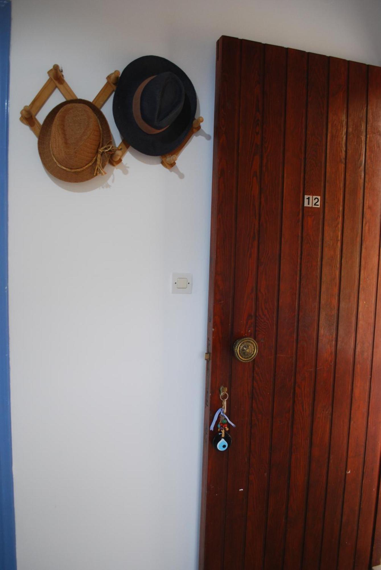 Sunset Rooms Agia Marina  외부 사진