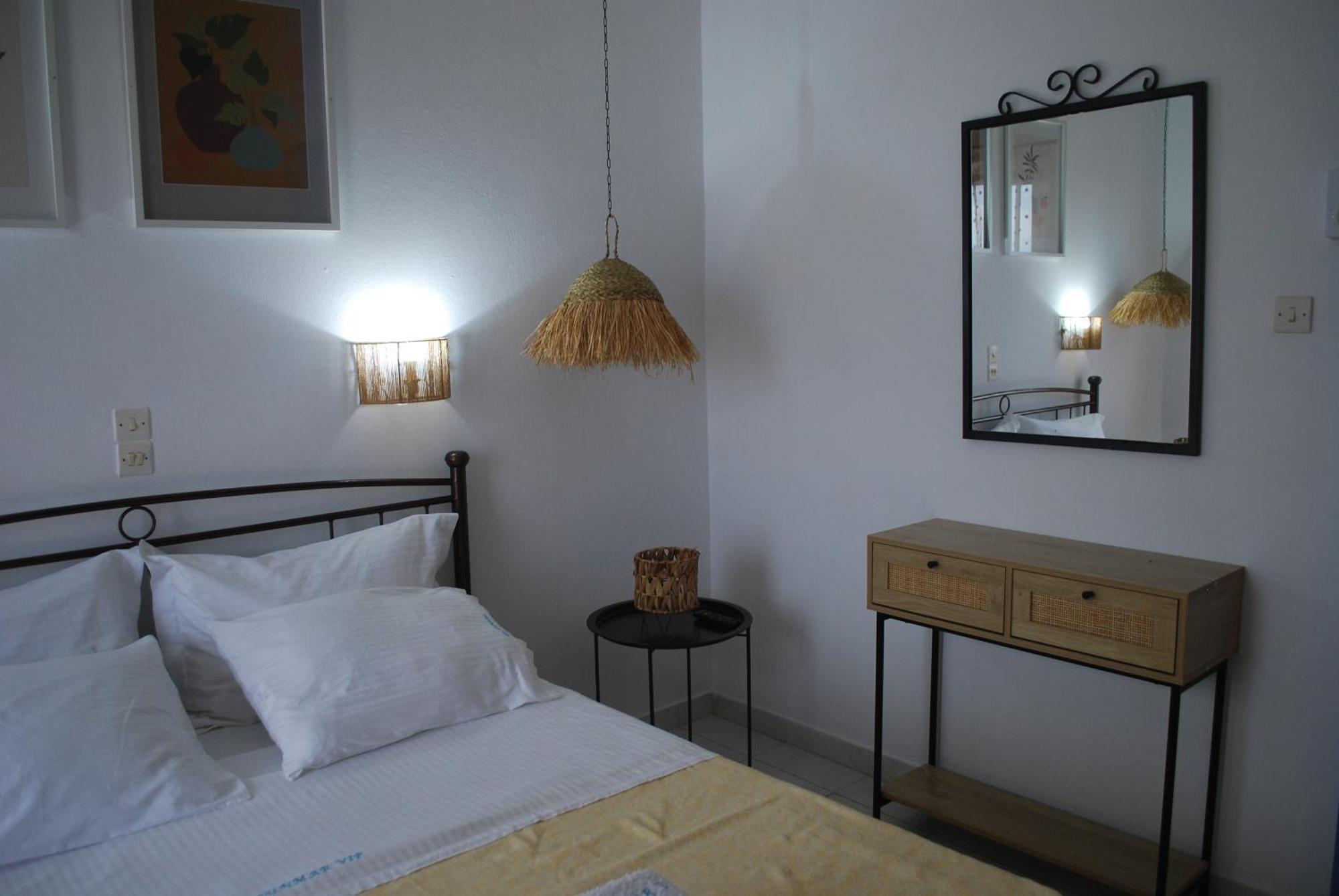 Sunset Rooms Agia Marina  외부 사진